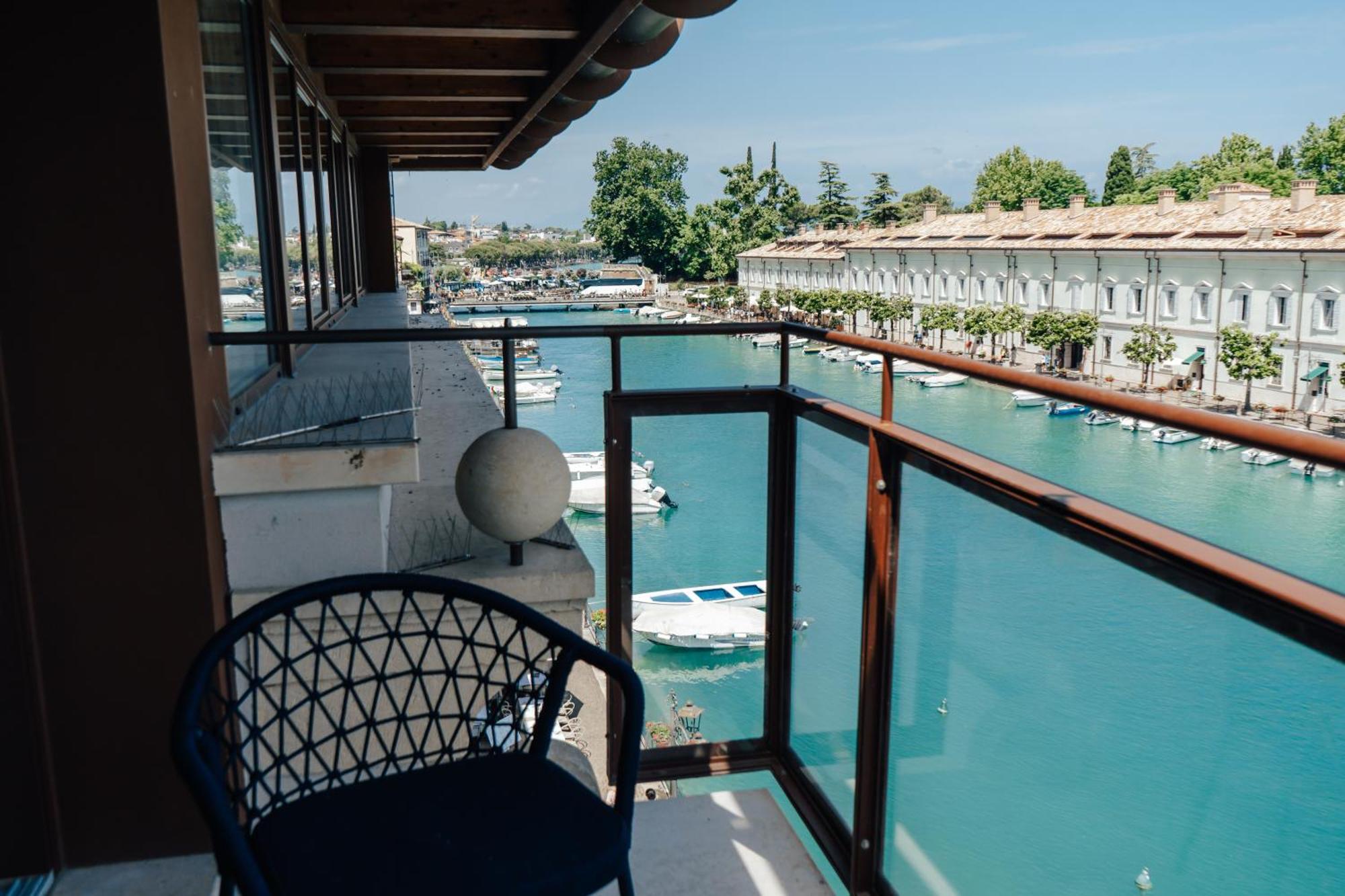 C House Rooms Lake Peschiera del Garda Dış mekan fotoğraf