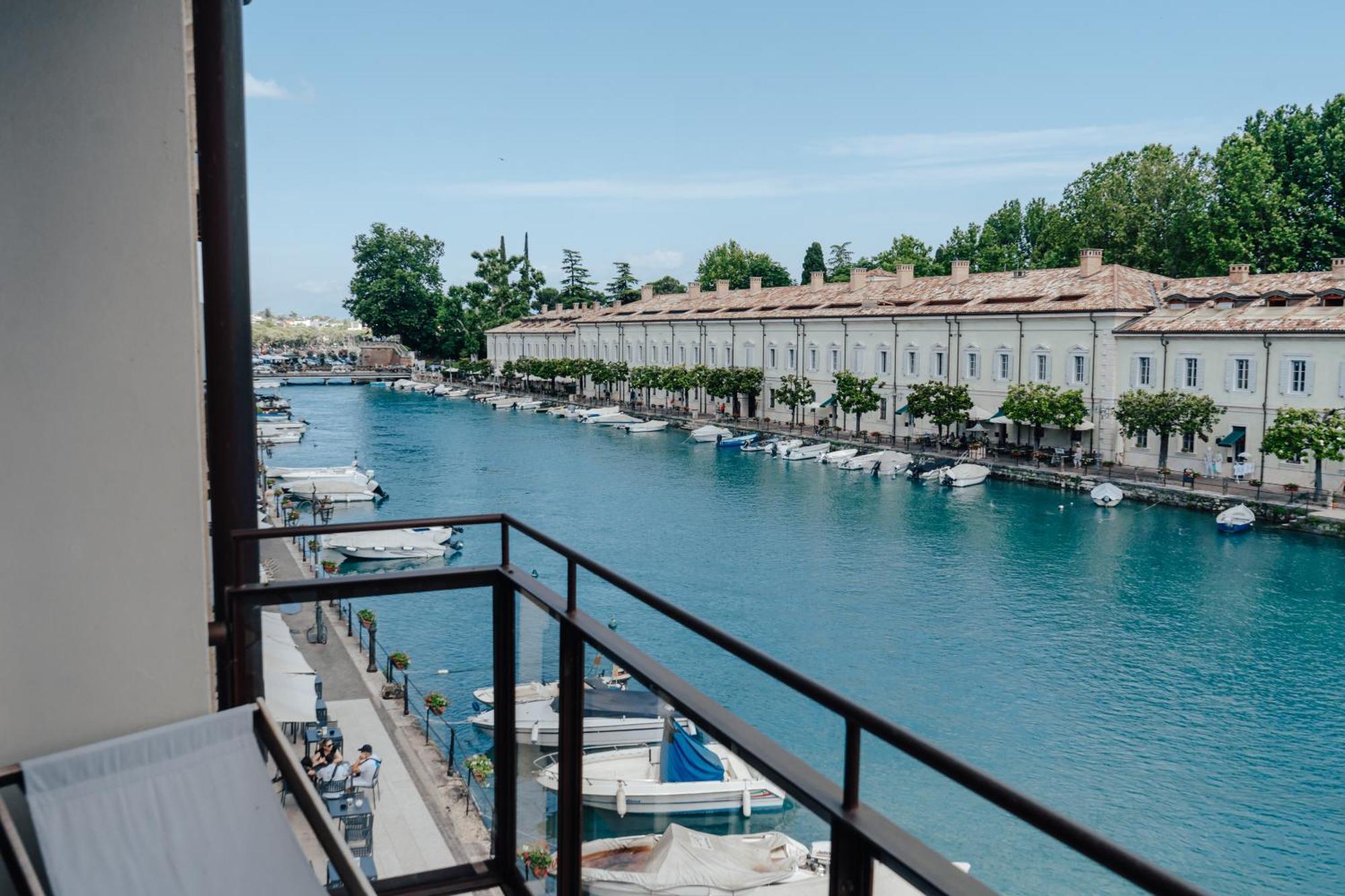 C House Rooms Lake Peschiera del Garda Dış mekan fotoğraf