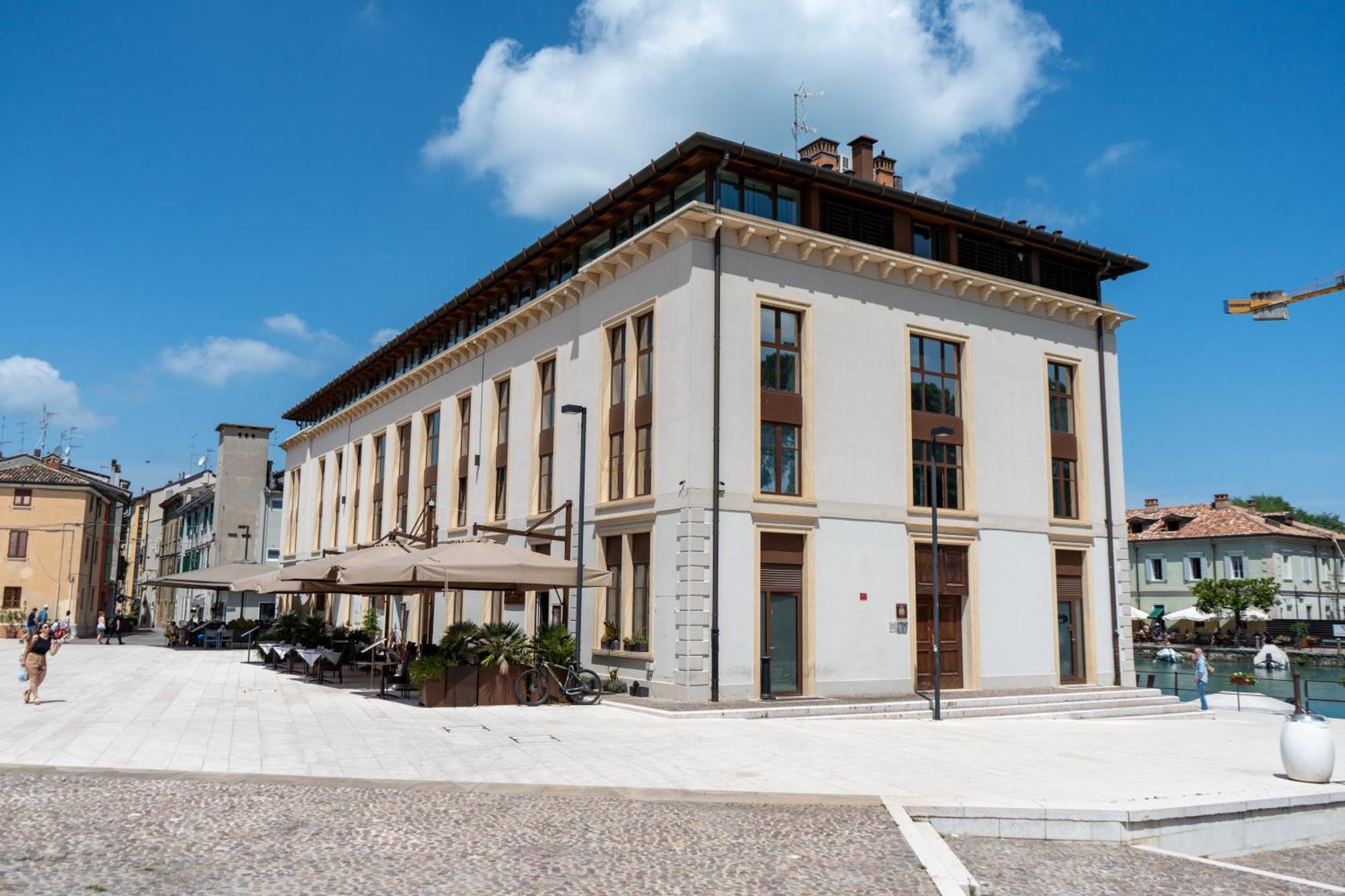 C House Rooms Lake Peschiera del Garda Dış mekan fotoğraf