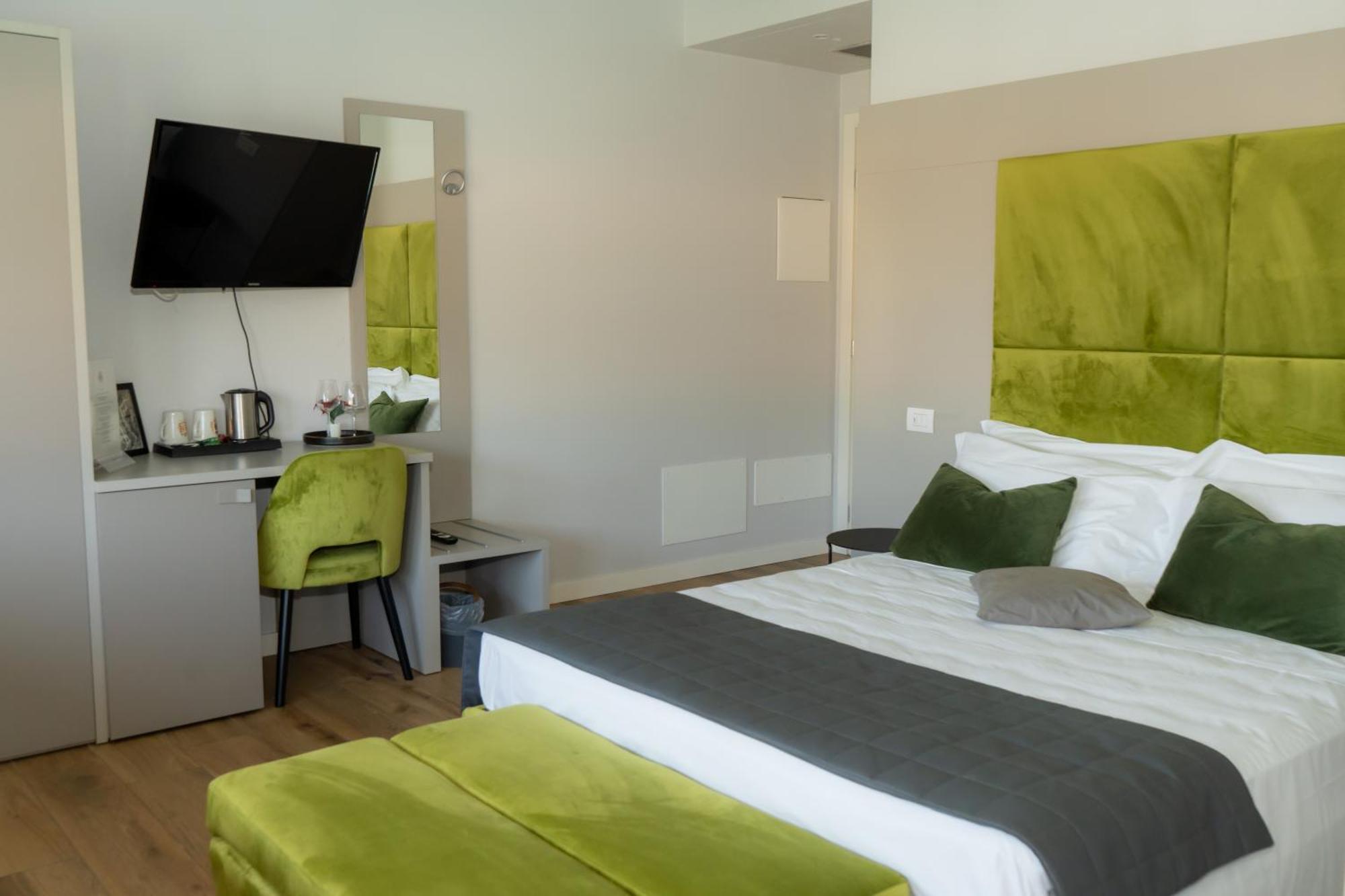 C House Rooms Lake Peschiera del Garda Dış mekan fotoğraf