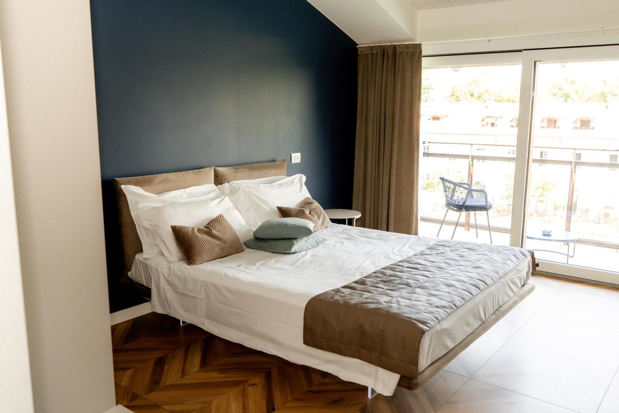 C House Rooms Lake Peschiera del Garda Dış mekan fotoğraf