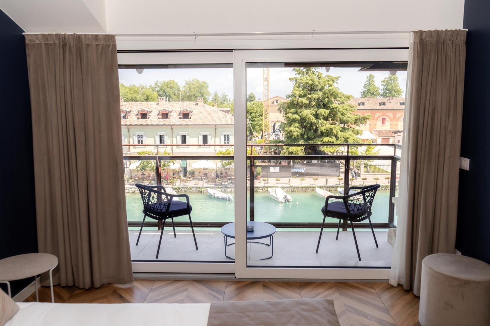 C House Rooms Lake Peschiera del Garda Dış mekan fotoğraf